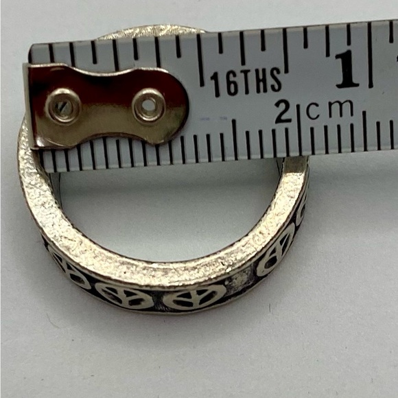 Peace Sign Symbol Ring Band - Picture 6 of 7